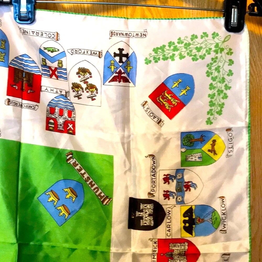 Rare IRELAND 26” Scarf Irish towns crests coats of arms shamrocks VINTAGE